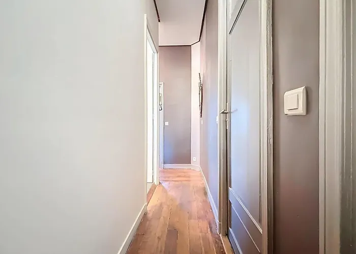 Premium Seine View And Eiffel Tower